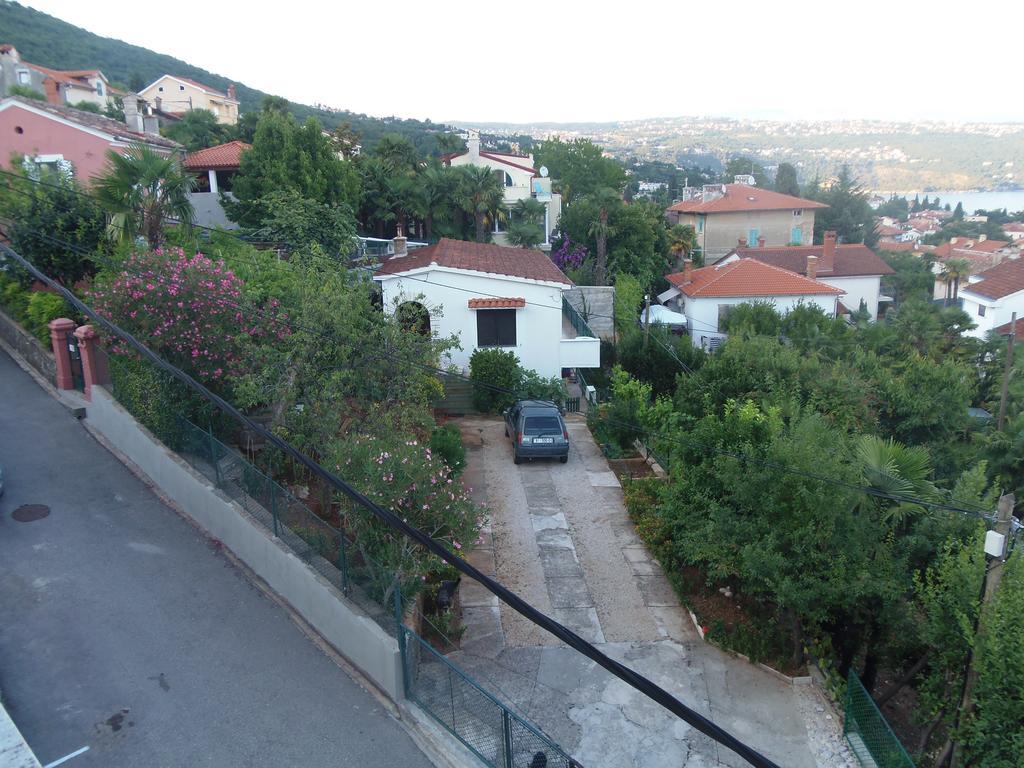 Sunflower Apartment Опатия Стая снимка